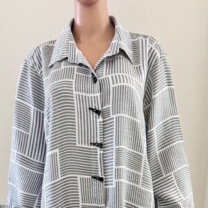 Multiples Tunic Women Sz XL  Gray/White Button Front Collared Jacket  3/4 Sleeve